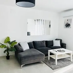Maison 4 Personnes Avec Jacuzzi , Marignane France