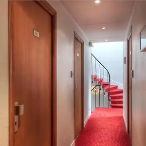 ** Hotel Edgar Quinet Frankreich