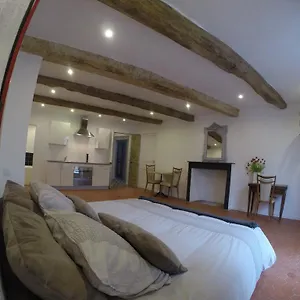 לינה וארוחת בוקר Maison Carles Bnb, לה קול-סור-לופ