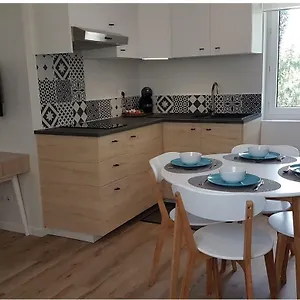 Cdg Aparts , Le Mesnil-Amelot France
